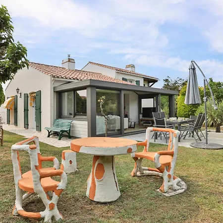 Maison Familiale Avec Jardin - 900m 别墅 *