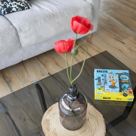 Maison Familiale Avec Jardin - 900m *