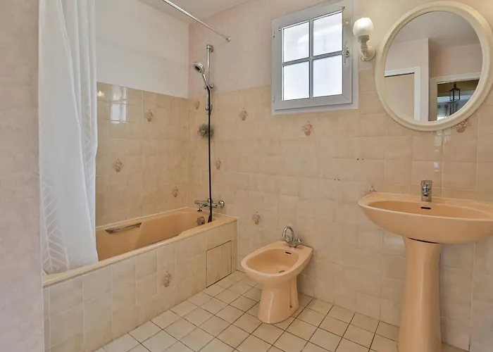 Authentic And Spacious Family *