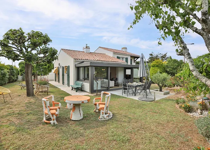 Authentic And Spacious Family * Les Sables-dʼOlonne