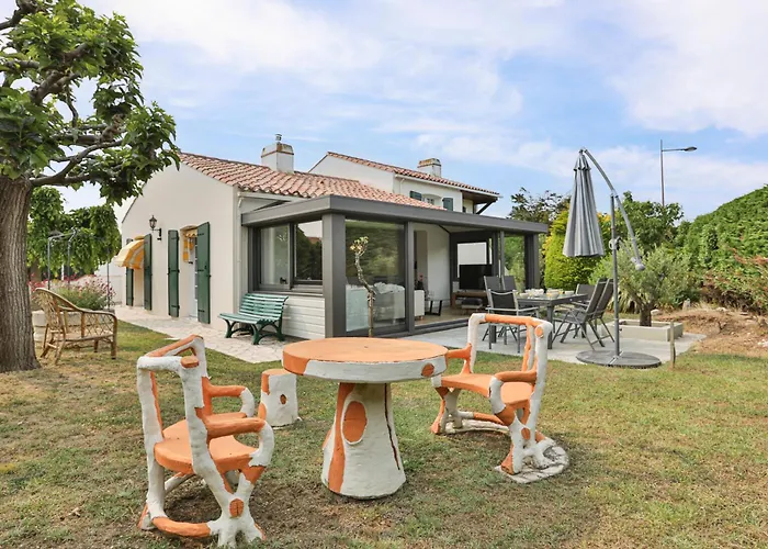 Authentic And Spacious Family Villa *